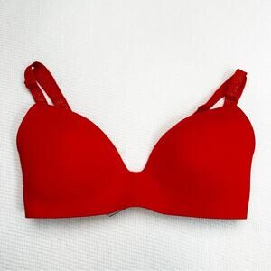 Victoria’s Secret lightly lined wireless t-shirt bra size 32DD